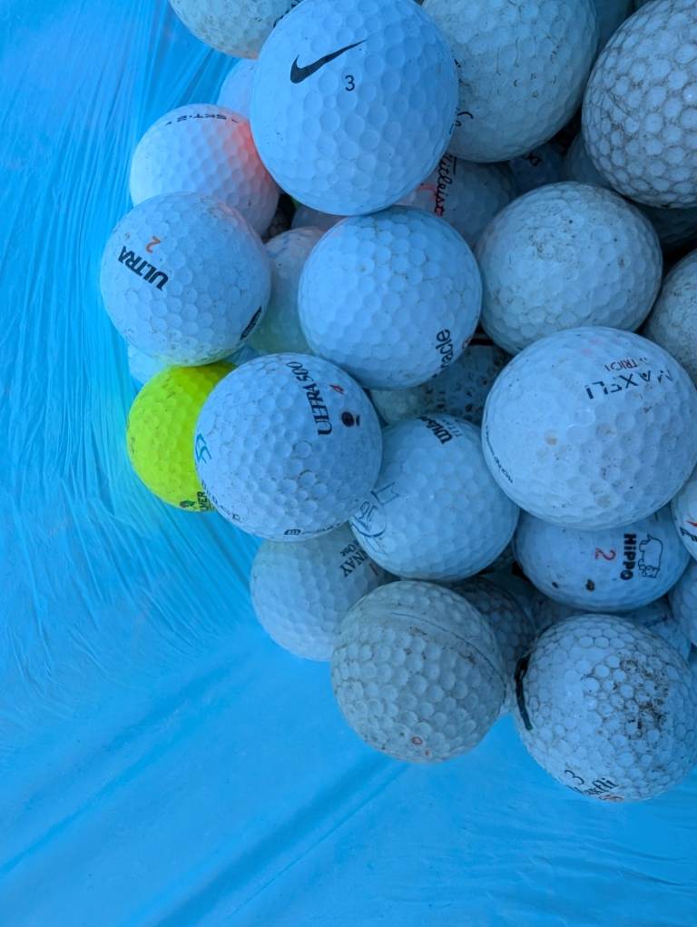 Mixture of golf balls 