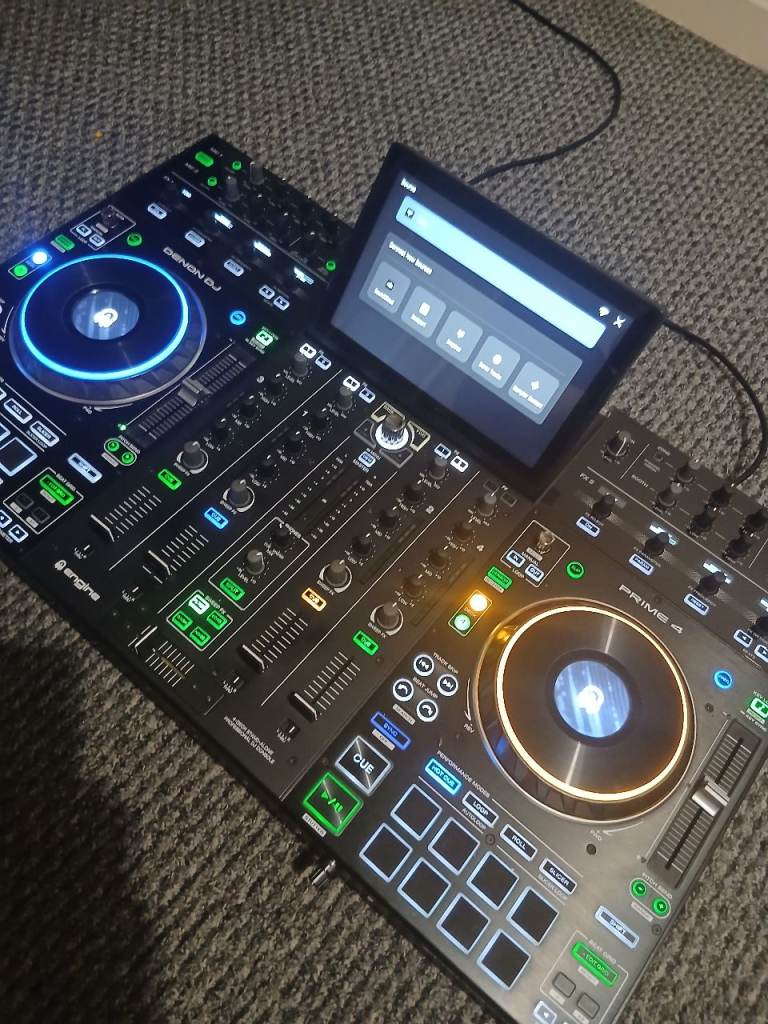 Denon DJ Prime 4 Standalone DJ System - Excellent Condition
