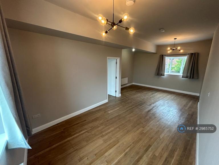 1 bedroom flat in Riverstreet Place, Chippenham, SN15 (1 bed) (#2985752)