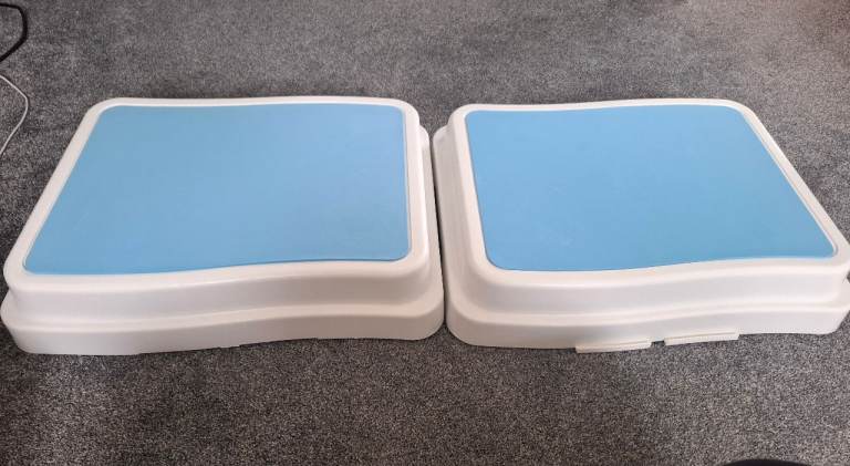 2 Bath steps (new)