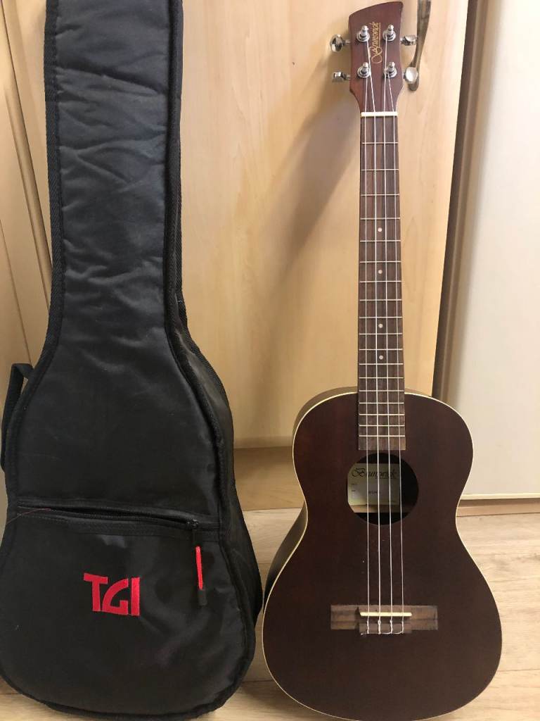 Brunswick Ukulele  B.U.4B Baritone