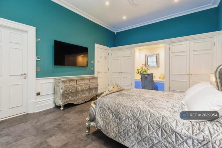 2 bedroom flat in Westhorpe House, Marlow, SL7 (2 bed) (#2639054)