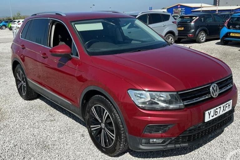 VOLKSWAGEN TIGUAN 2.0 TDI SE Navigation 2017