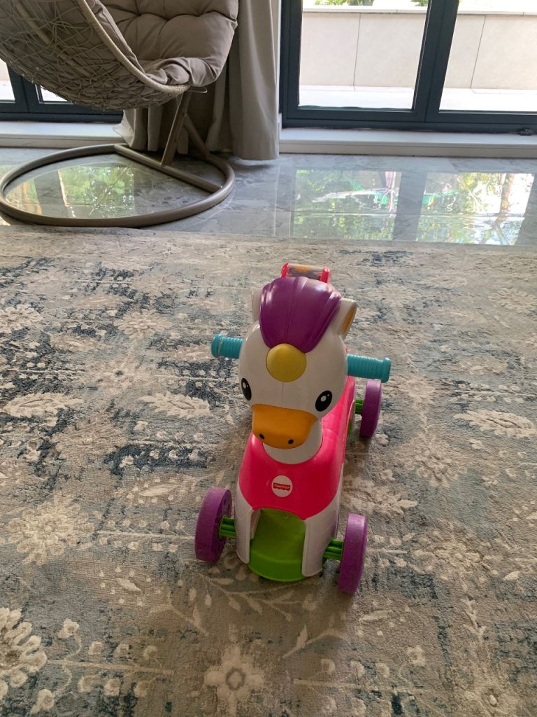 Fisher-Price Unicorn Musical Walk, Walking Toy with Sounds and Phrases