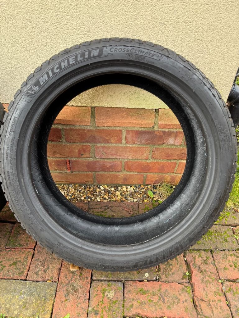 225 40 18 Michelin Cross Climate 2 tyres 7mm all season winter tyres