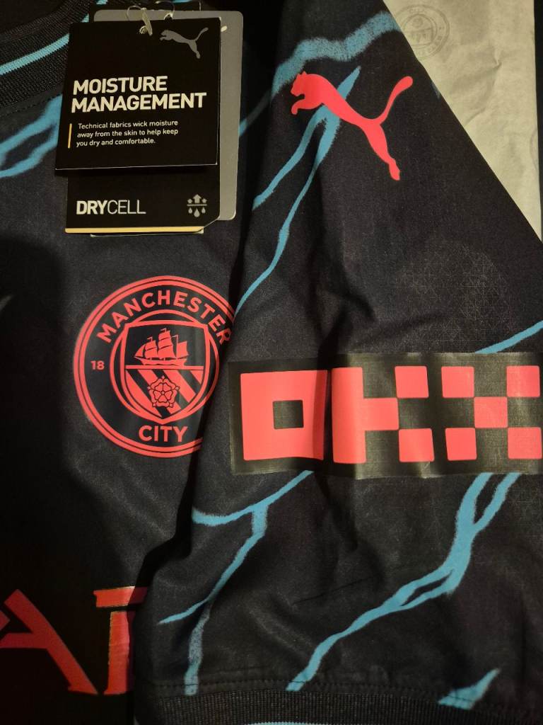 VERY RARE MAN CITY TOP MEN XL 100%ULTRAWEAVE 