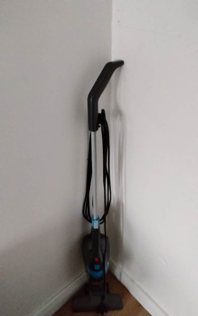 Cheap wee vacuum cleaner