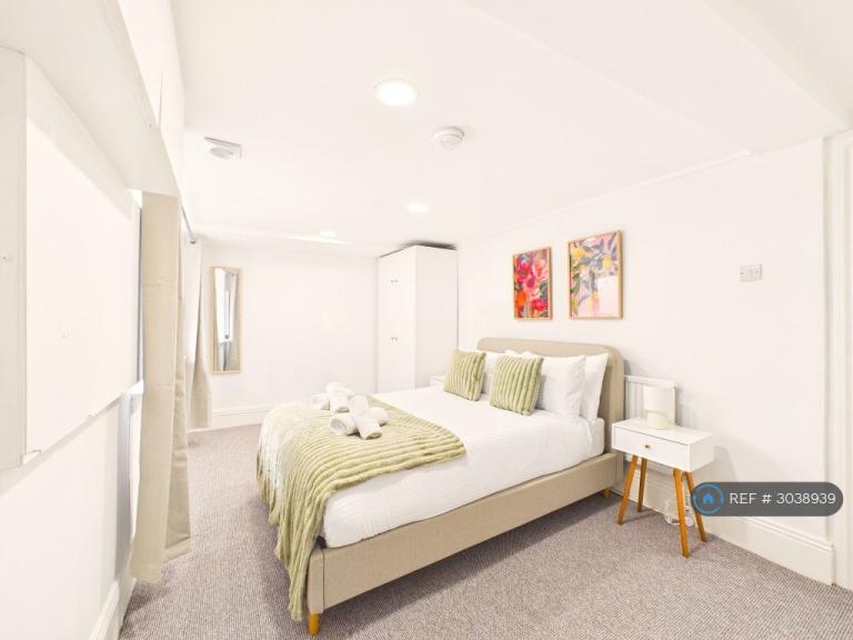 5 bedroom house in Fairview Road, Cheltenham, GL52 (5 bed) (#3038939)