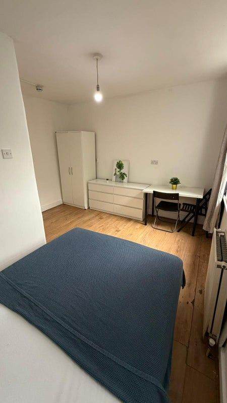 ✨ Comfortable Double Room 🏡 with Excellent Amenities Included ✨