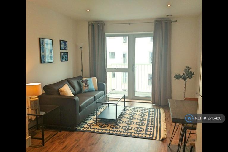 1 bedroom flat in Austen House, Guildford, GU1 (1 bed) (#2716426)