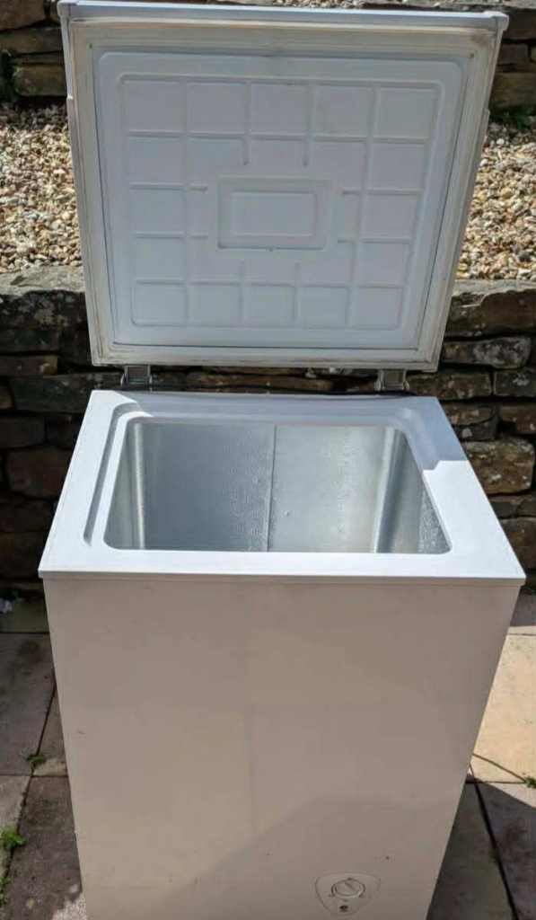 White Chest Freezer – can deliver