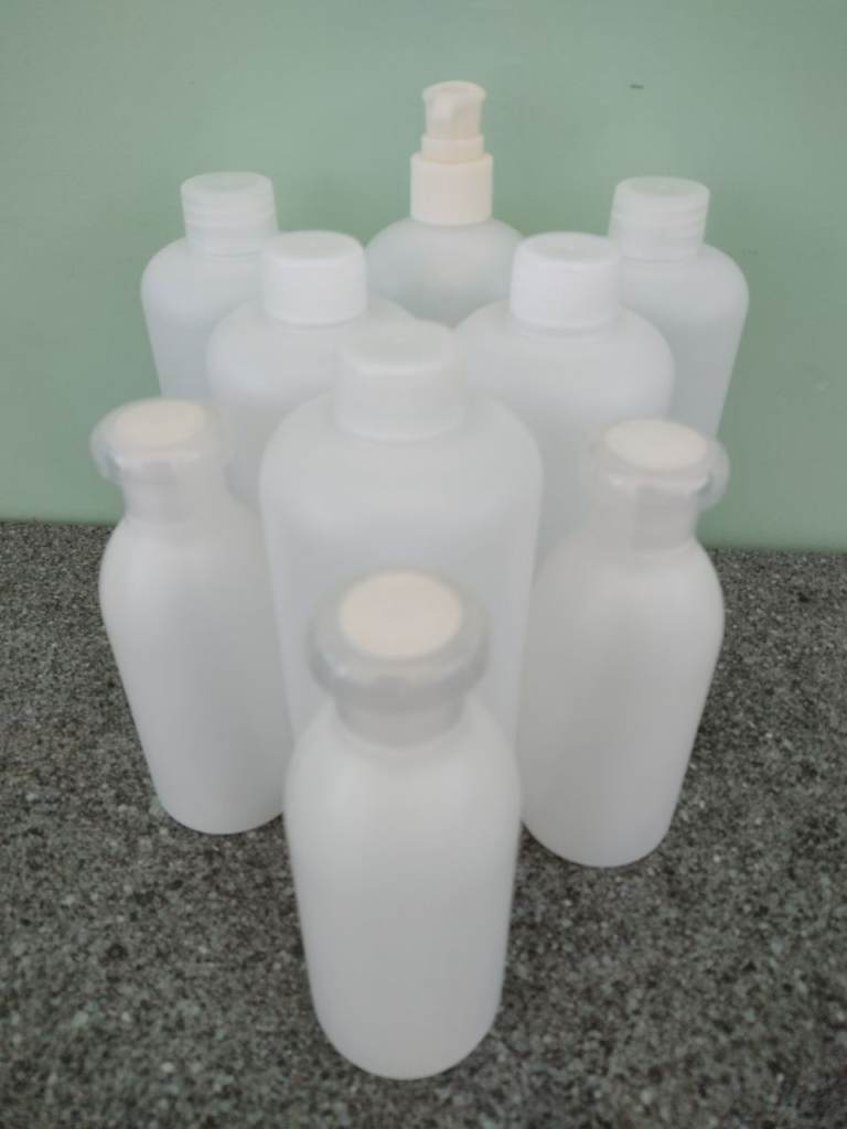 9 Clean Plastic Cosmetic Travel Containers. See the details below, all as new!