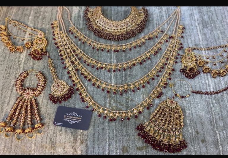 Asian bridal jewellery set 
