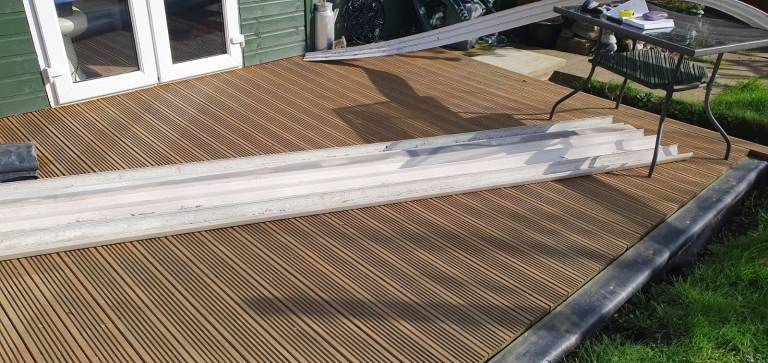  FREE - 5 PVUC White squareflo guttering and 1 piece of facia board.