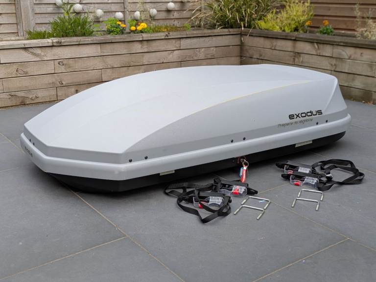 Halfords Exodus 470L Large Capacity Roof Box in good condition