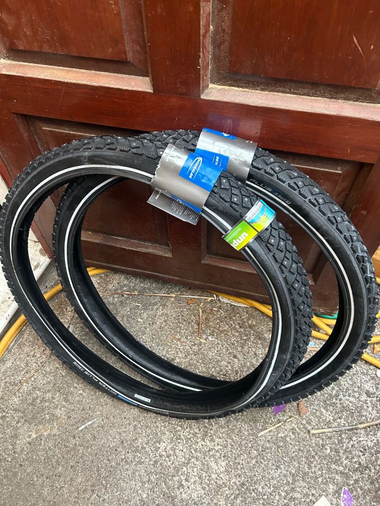 Pair of Winter bike tyres (Schwalbe ice)
