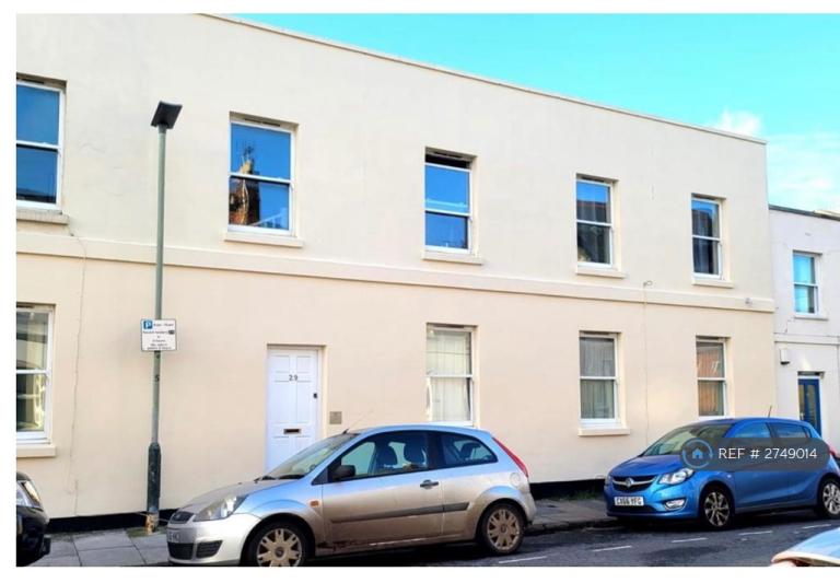 2 bedroom flat in St. Pauls Street North, Cheltenham, GL50 (2 bed) (#2749014)