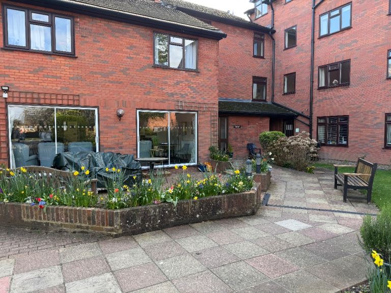 Summerlands Lodge - one bedroom flat for sale