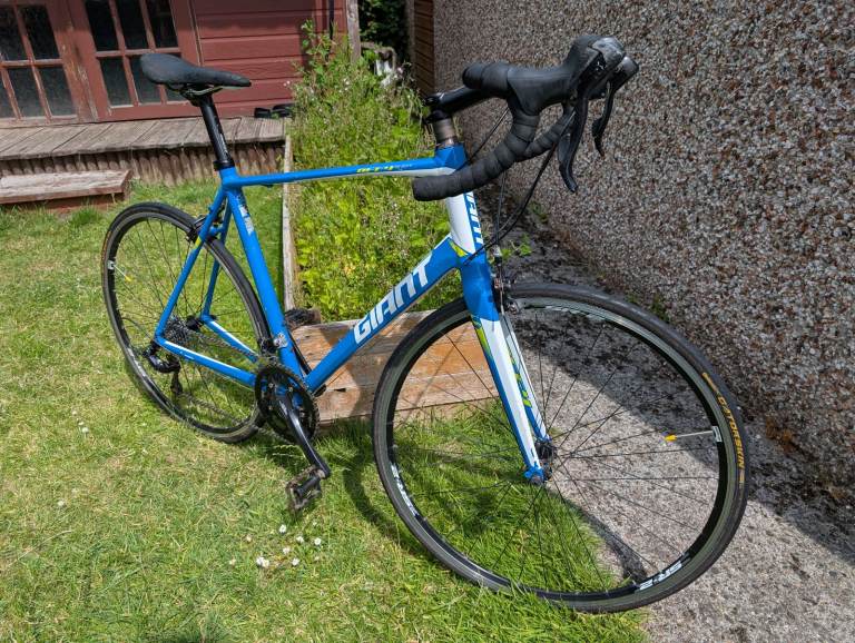 Giant Defy 3 Road Bike Bicycle 