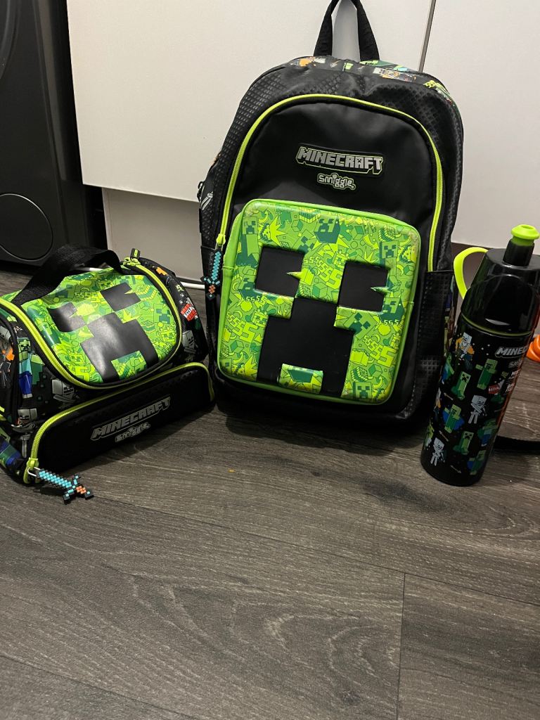 Smiggle Minecraft backpack, lunch bag and thermal bottle 