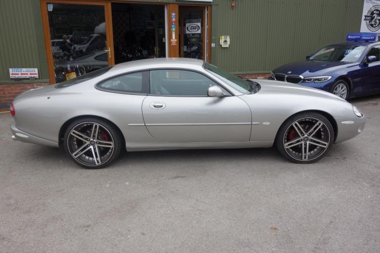 Jaguar XK8 4.0 Coupe 2dr Petrol Automatic (281 g/km, 290 bhp) PETROL 1998/R