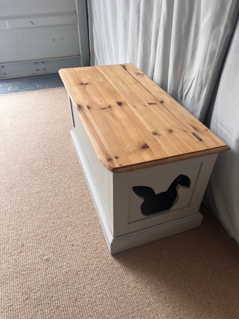 Rabbit Chew & Poo Feeder & Litter Tray Hideaway  