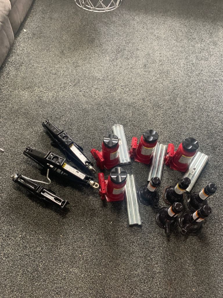 Assorted car/van jacks