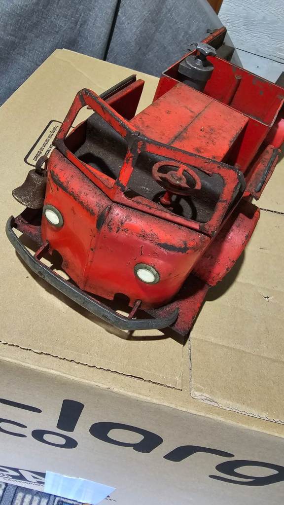 Vintage metal car fire engine 