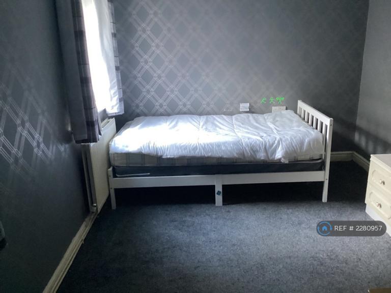 6 bedroom house in Beech Grove, Ashton-On-Ribble, Preston, PR2 (6 bed) (#2280957)