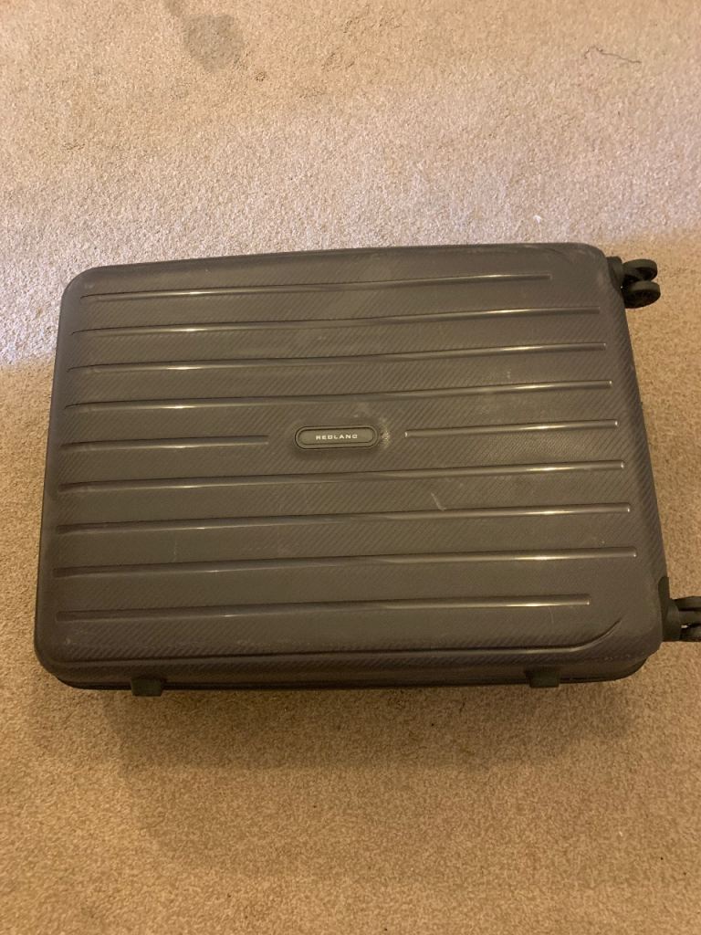 Hard shell suitcase
