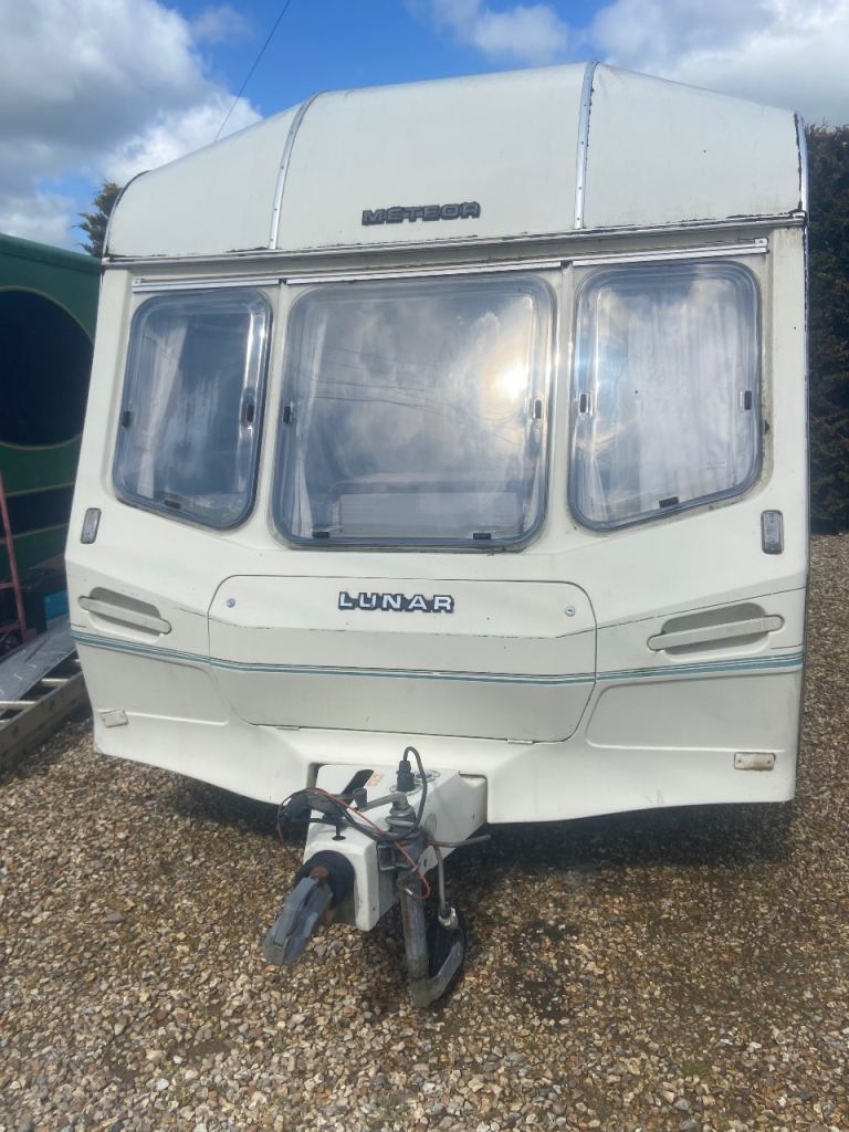 Lunar meteor 90s  touring caravan with awning 