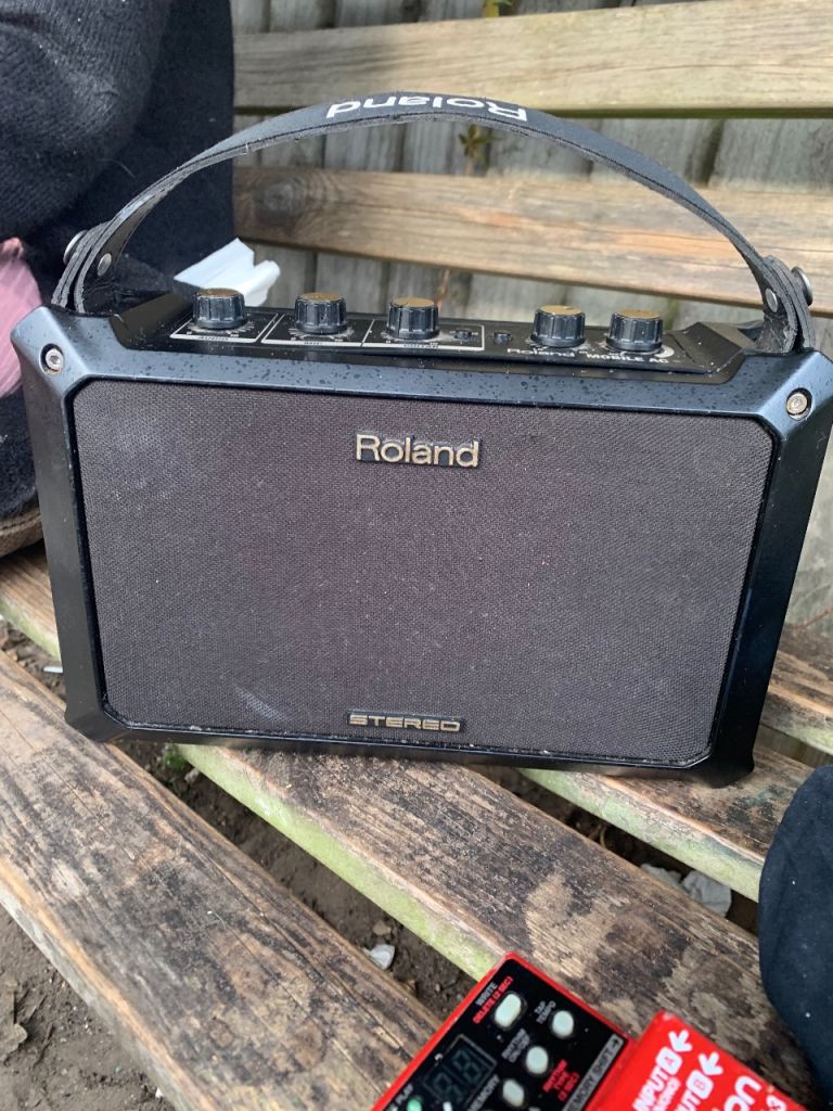 Roland Mobile AC Acoustic Guitar Amp Busking Battery Powered Stereo Chorus