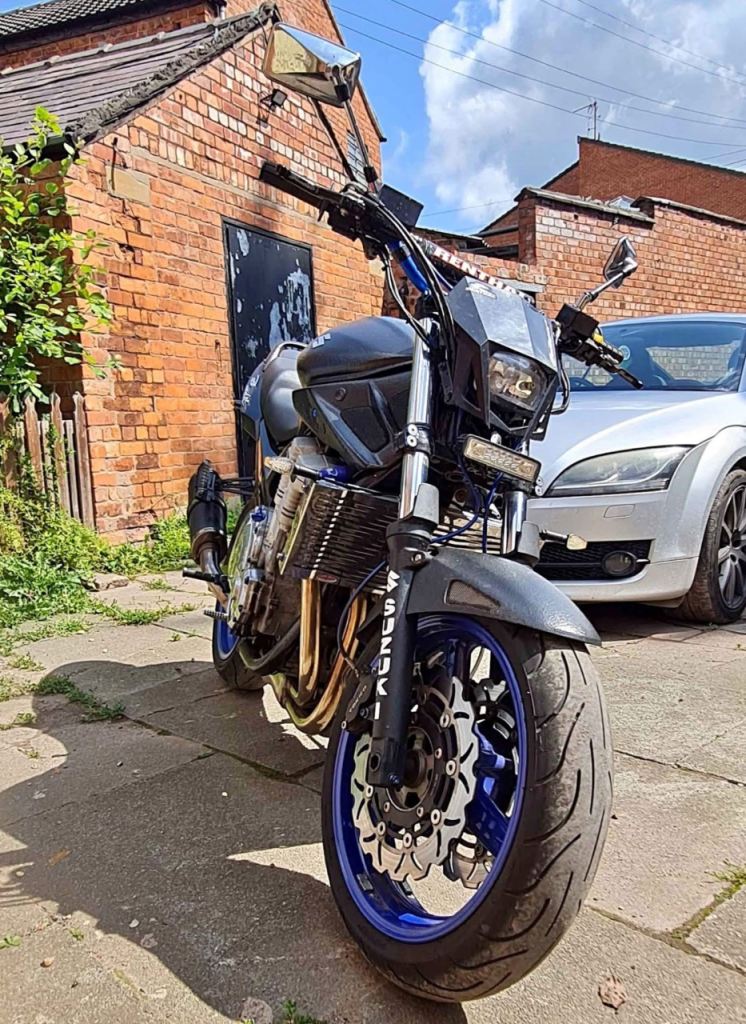 Suzuki Bandit 650 Custom – Black, Good Condition