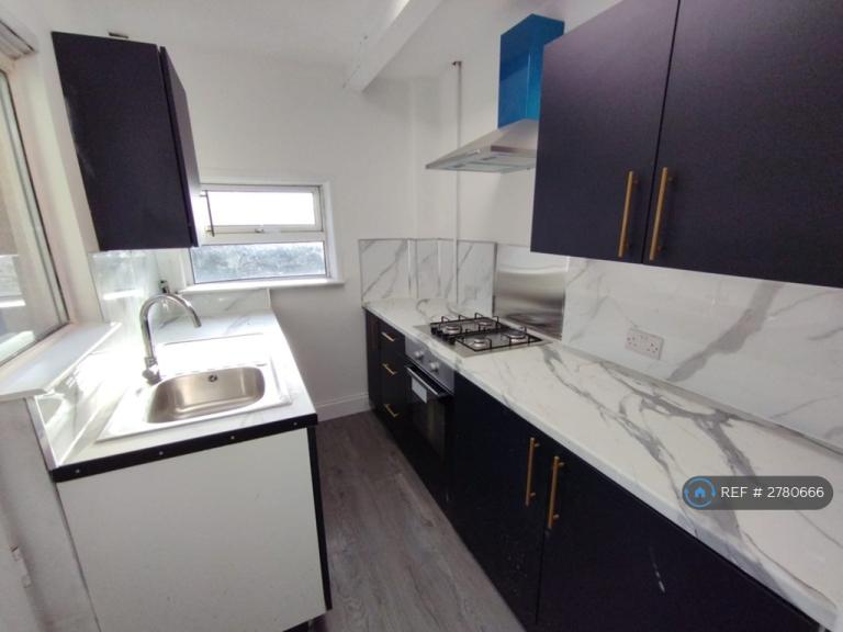 2 bedroom house in St. Lukes Road, Southport, PR9 (2 bed) (#2780666)