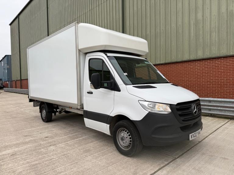 2022 Mercedes-Benz Sprinter 3.5t Progressive Chassis Cab CHASSIS CAB Diesel Manual