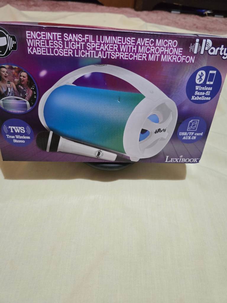 Wireless light Speaker and microphone 