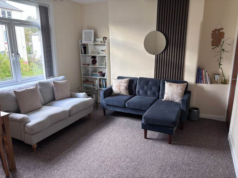 2 Bedroom flat to rent / let