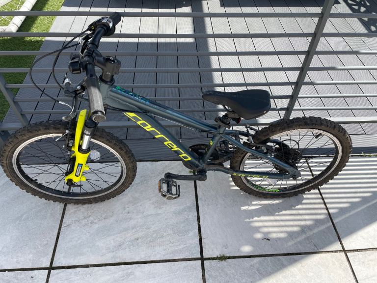 Carrera Blast Junior Mountain Bike - Halfords - 20" Wheel