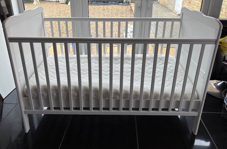 WHITE COT BED WITH MATTRESS, FULL WIDTH DRAWER, CLEAN, LITTLE USED, ONLY £170 CAN DELIVER