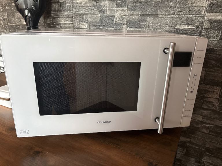 Kenwood White Microwave Oven – Good Condition
