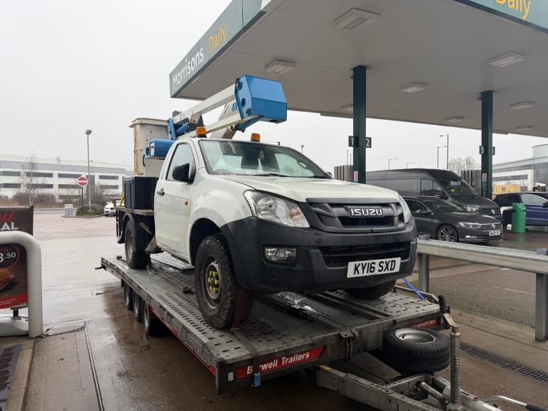 2016 ISUZU D MAX CHEERY PICKER SPARES OR REPAIRS PRICE IS PLUS VAT 