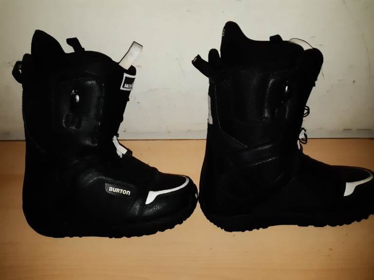 Burton Moto Speedlace sz 9uk Snowboard boots