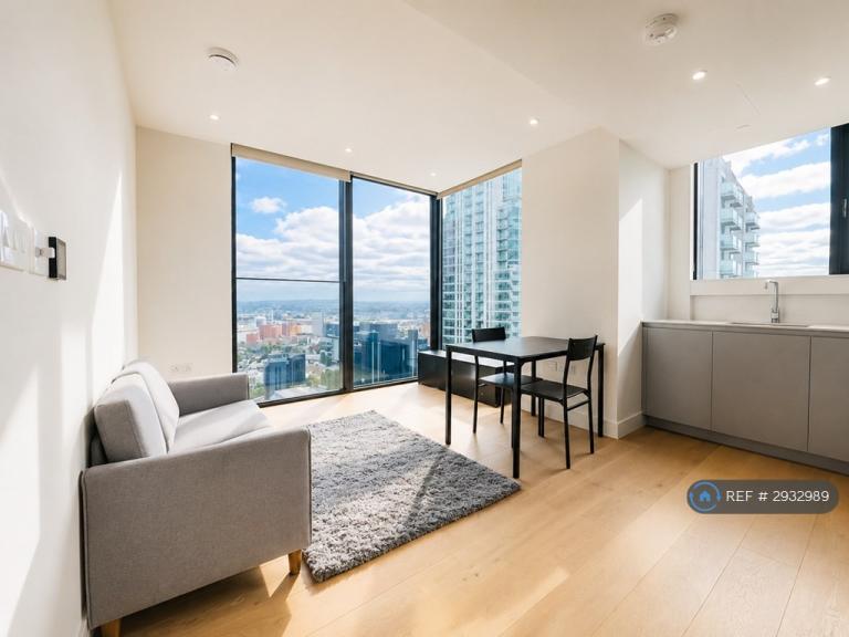 2 bedroom flat in Marsh Wall, London, E14 (2 bed) (#2932989)