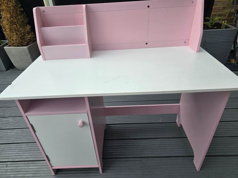 Girl's furniture 