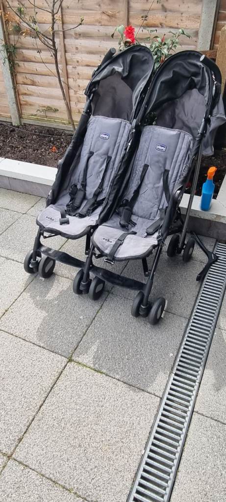 Twin pushchair 