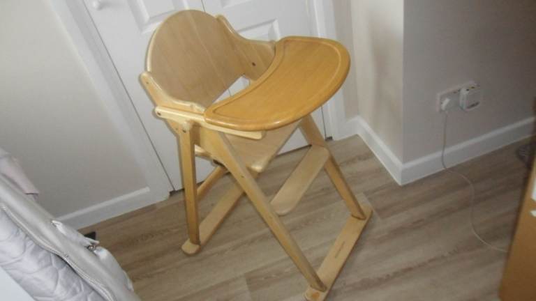 MOTHERCARE SOLID WOODEN FEEDING HI-CHAIR