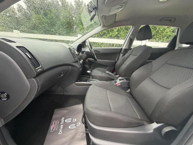 2011 Hyundai i30 1.6 Comfort 5dr Auto ESTATE PETROL Automatic