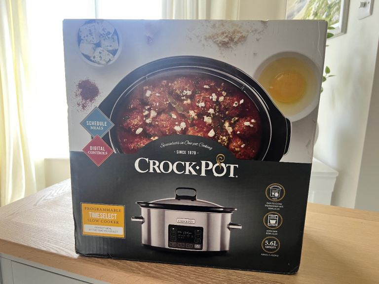 Crockpot 5.6L Digital Slow Cooker - Brand New