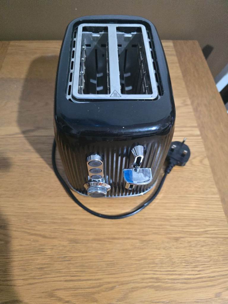 Black 2-Slice Toaster – Good Condition
