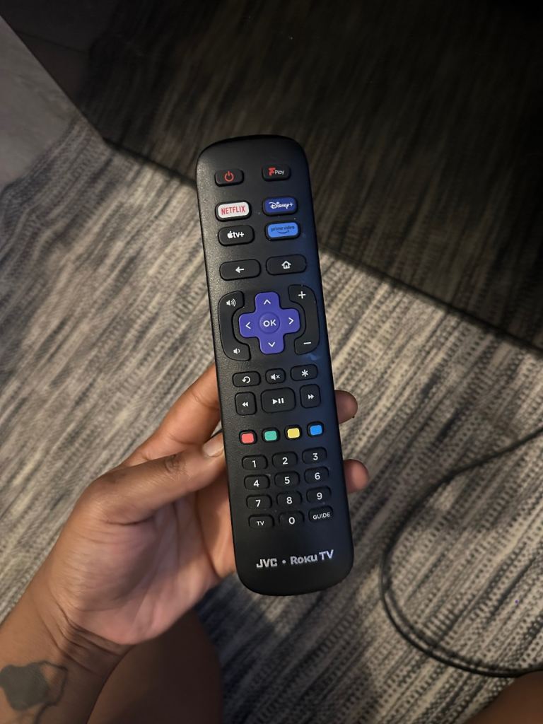 32 inch Roku smart tv 